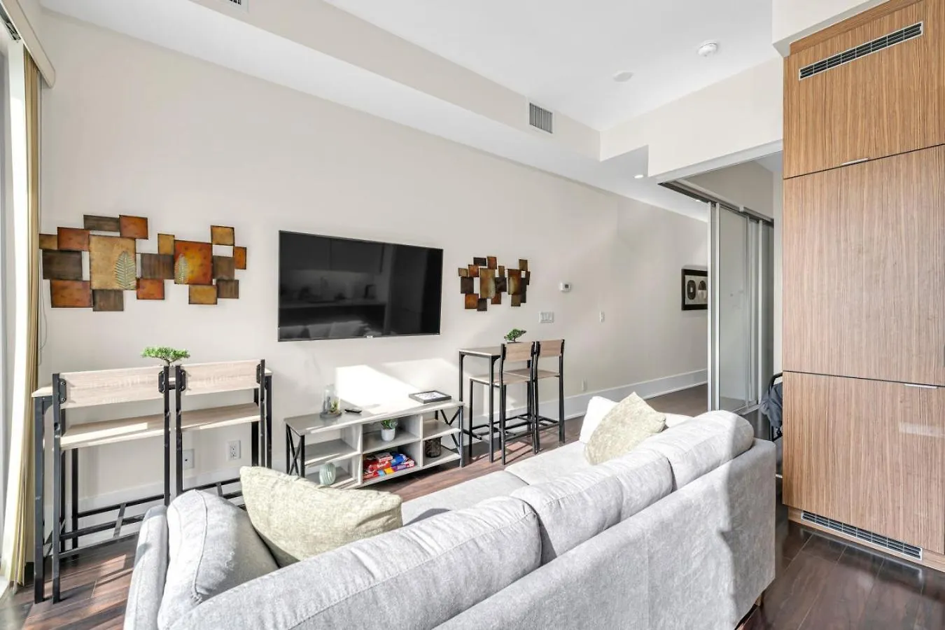 Cn Tower View 2 Bed Home Near Rogers Centre, Scotiabank, Mtcc Toronto 0*,  Canada