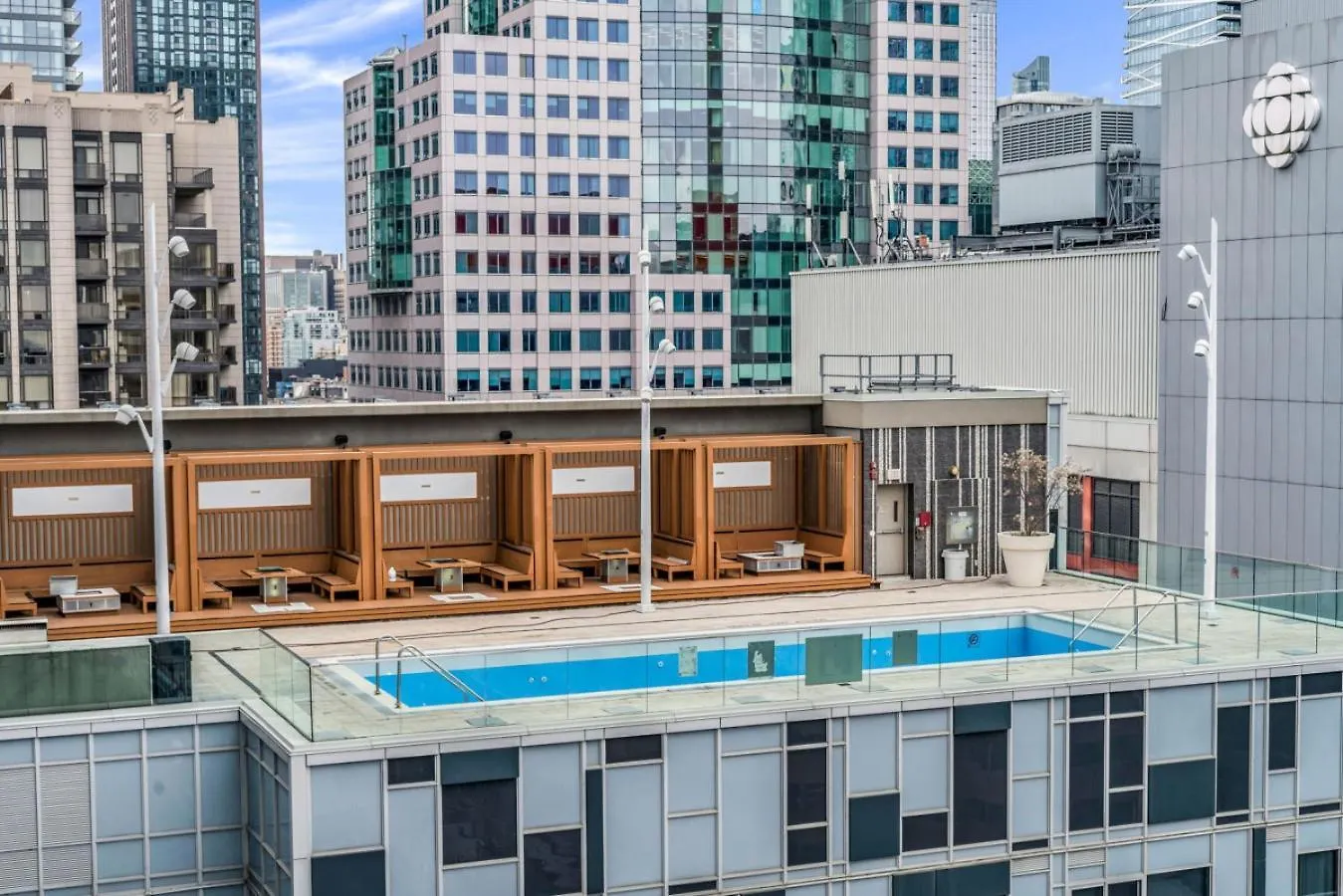 Cn Tower View 2 Bed Home Near Rogers Centre, Scotiabank, Mtcc Toronto Canada
