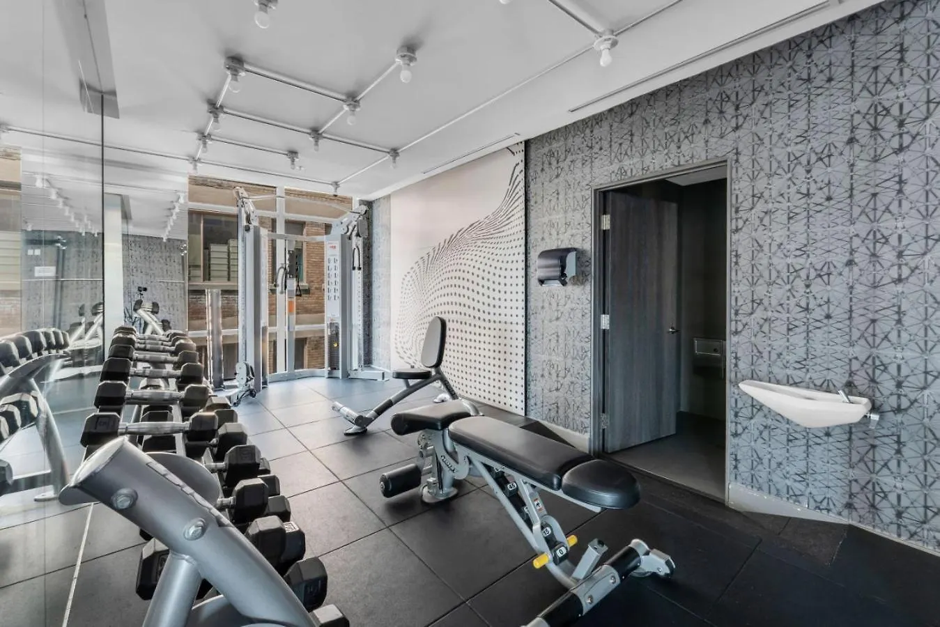 Cn Tower View 2 Bed Home Near Rogers Centre, Scotiabank, Mtcc Toronto Holiday home